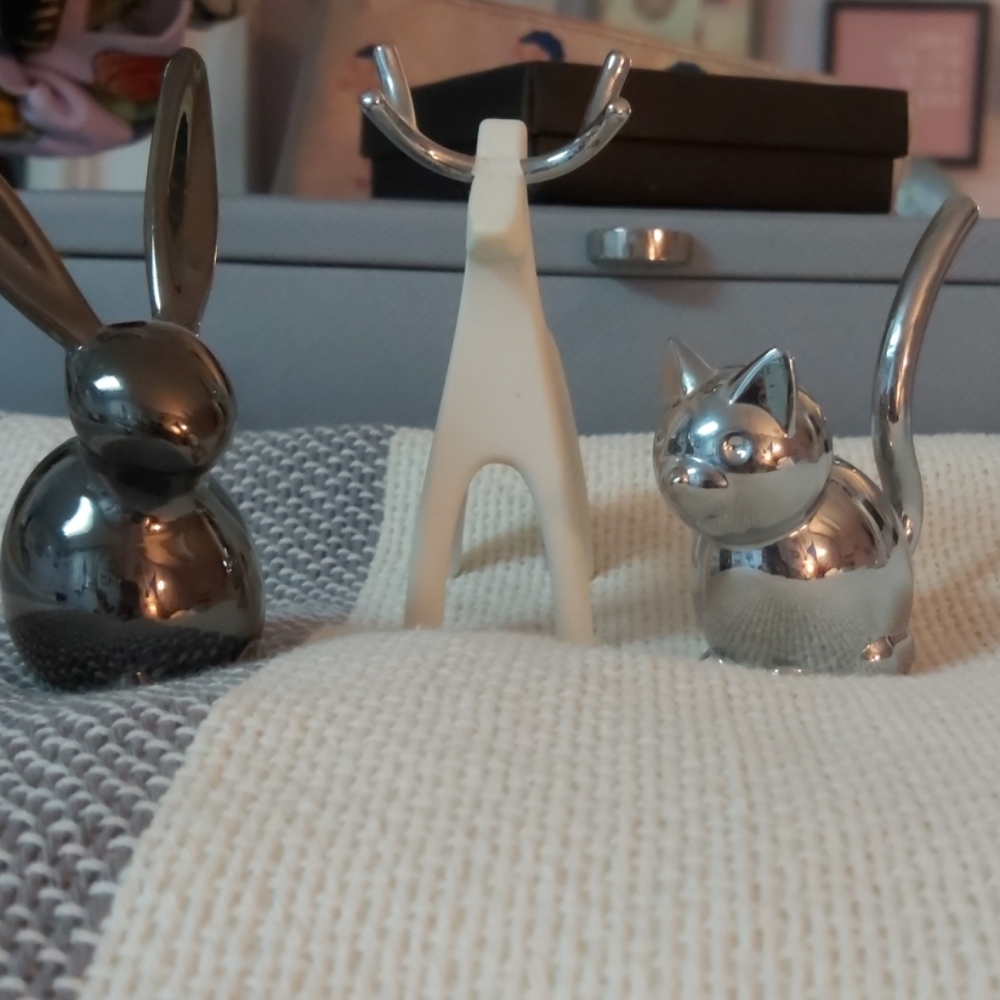 Ring holders